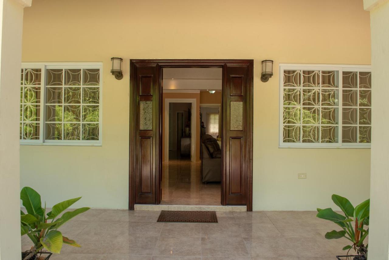 Tropical Escape Villa Ocho Rios Exterior photo